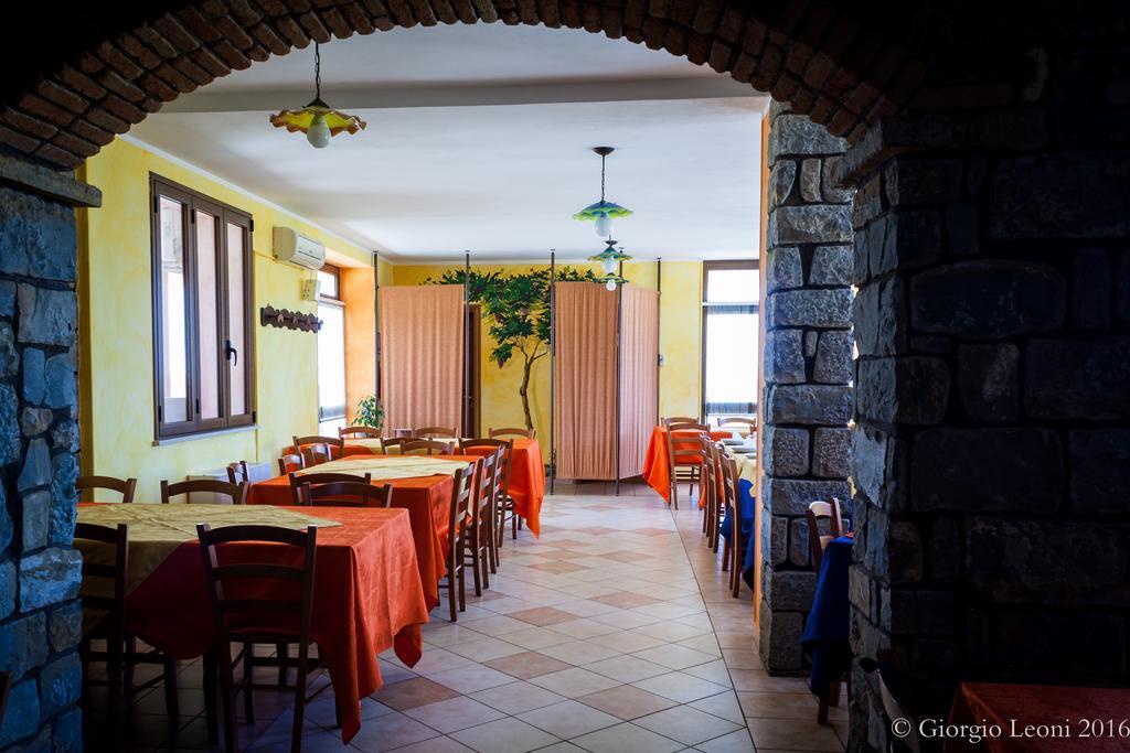 Agriturismo Le Vigne Ducali Mandas Luaran gambar